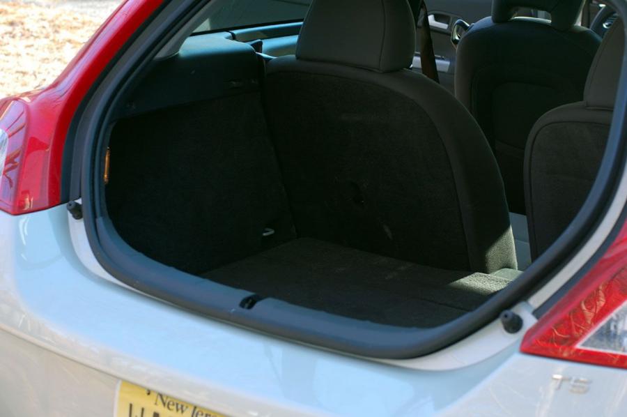  Volvo C30 T5 Version 2.0 2008 года  (фото 15 из 37)